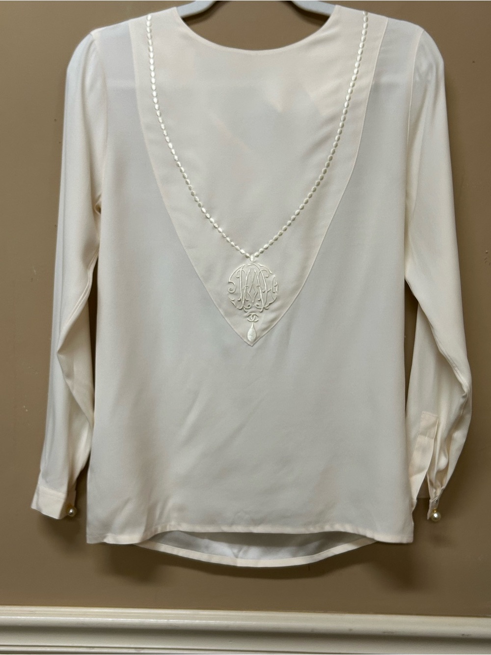 VTG CHANEL Womens Ivory Silk Blouse trompe l'oeil Embroirdered Size 34